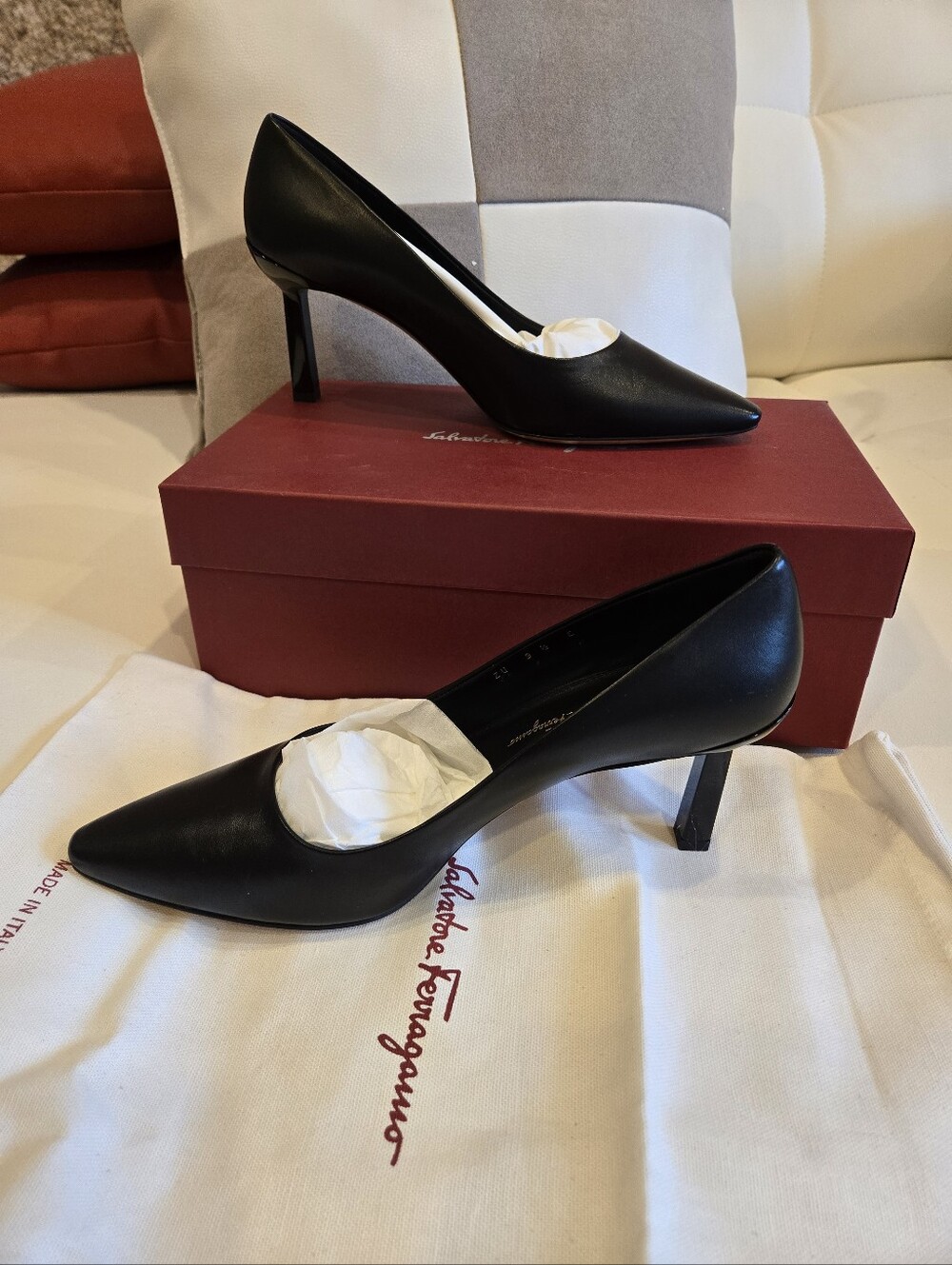 Salvatore Ferragamo Justina Black Leather Pumps Size 9.5 C NIB